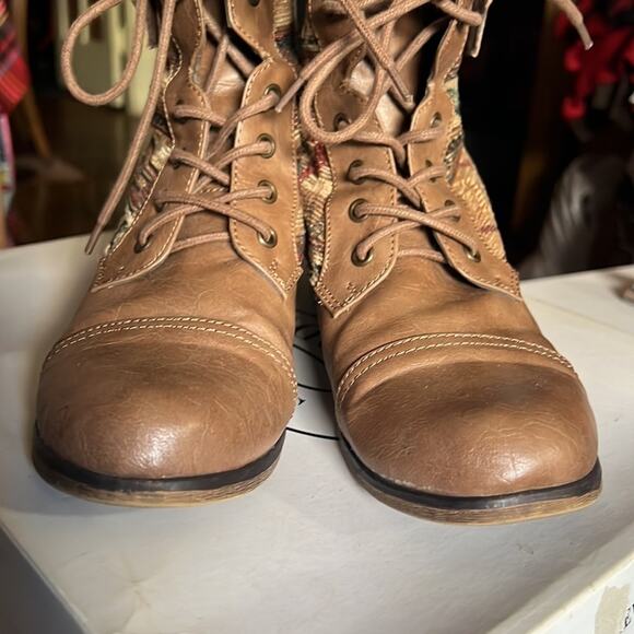 Call It Spring Tan Tapestry Lace-Up Boots Size 7.5 - Picture 7 of 10